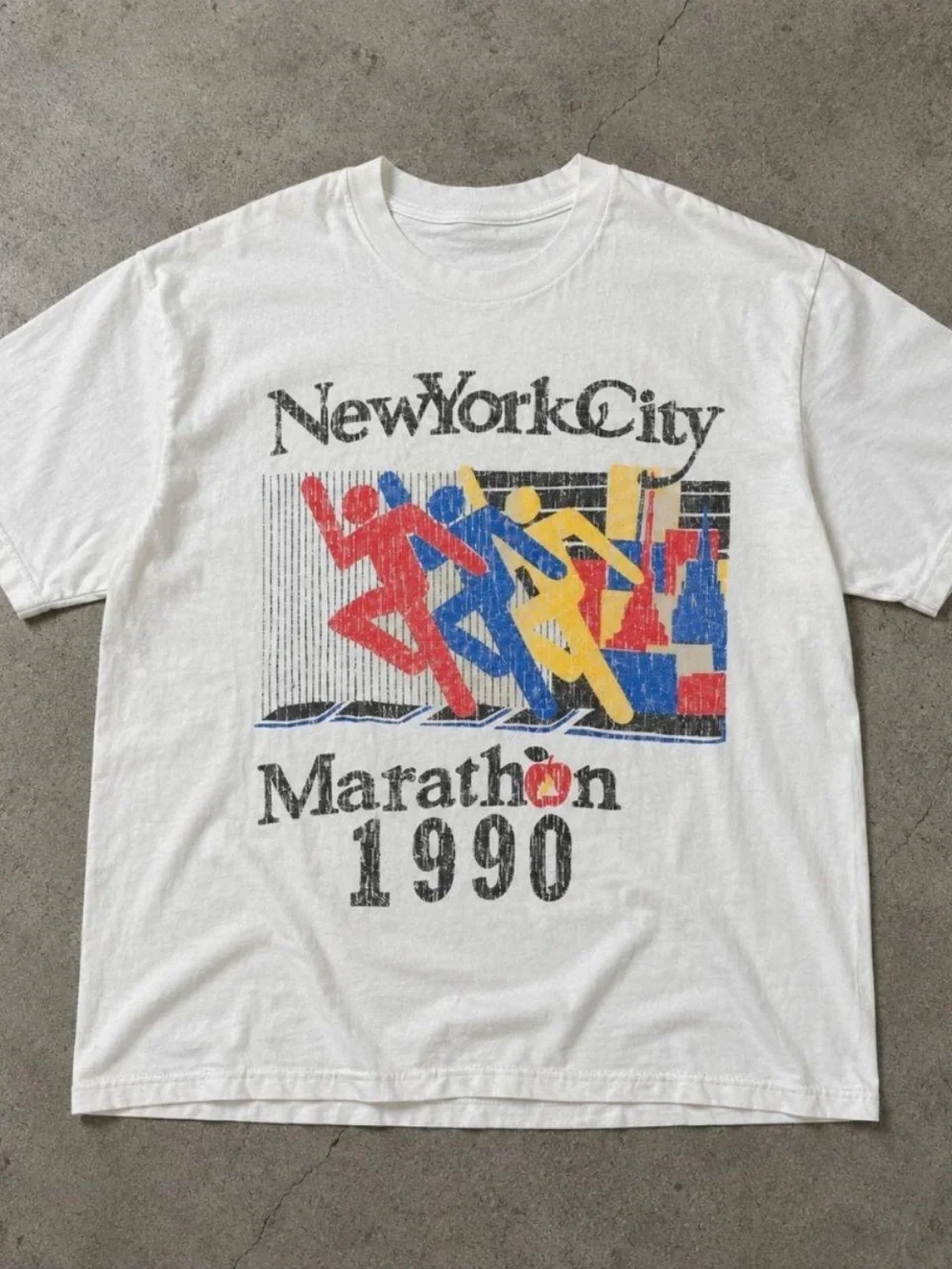 Gildan White NewYorkCity Marathon 1990 Graphic Tee